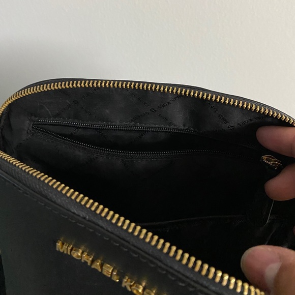 Michael kors backback - Picture 8 of 10